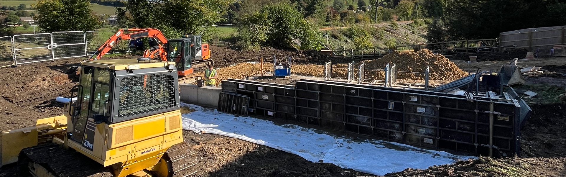 Cotswold-site-digger